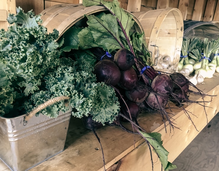 kale, beet and vegetables rich in folate and vitamin b12 help to reverse aging
